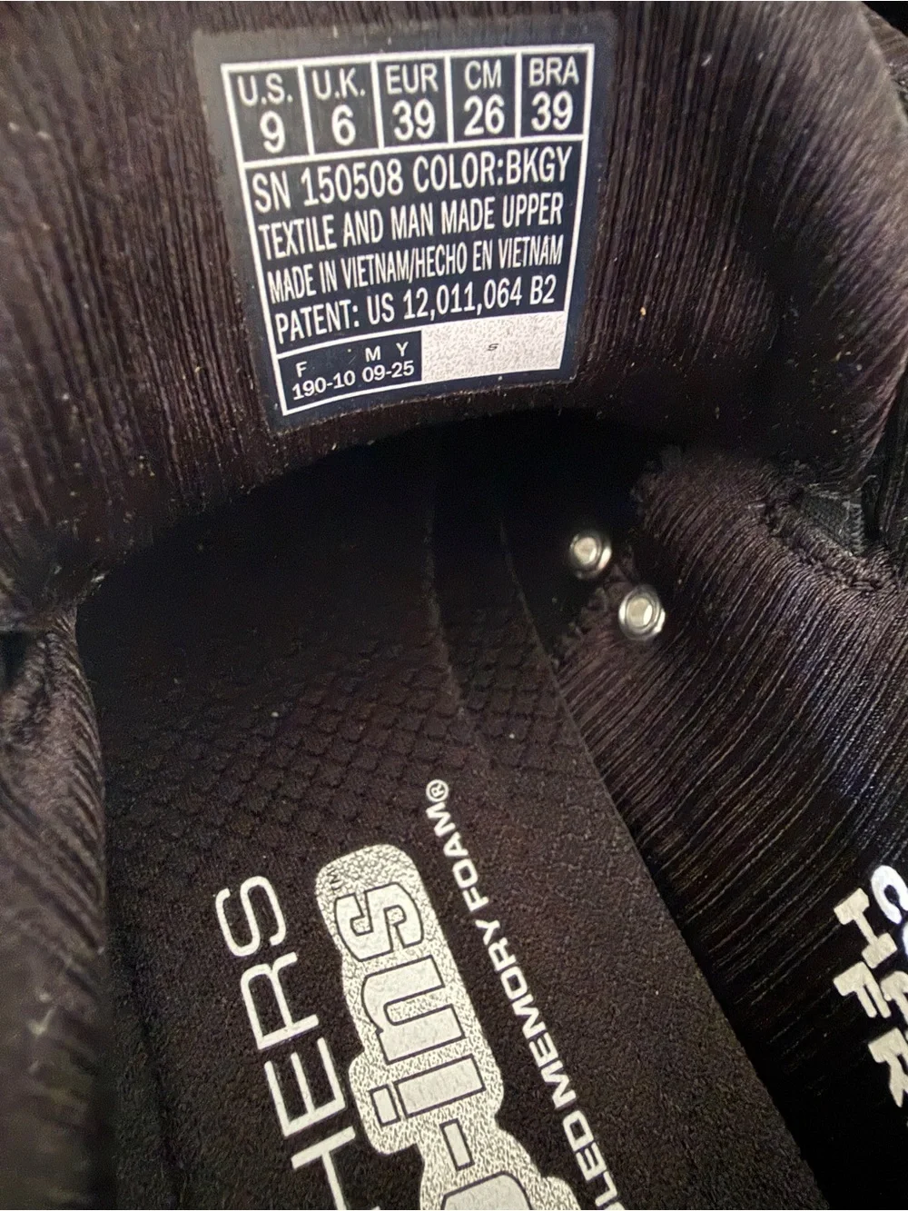 Skechers new without